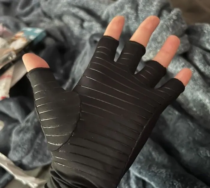 <a Style="Display:inline;" Href="Https://Www.amazon.com/Comfy-Brace-Arthritis-Compression-Gloves/Dp/B07ffc361v?ie=utf8&linkcode=ll1&tag=bpdolphin-20&linkid=76fd795956006a0f0350ff9878b3c3b0&language=en_us&ref_=as_li_ss_tl"_blank"><span Style="Font: Inherit; Color: #d74b1f;"> Comfybrace Copper Infused Compression Arthritis Gloves</Span> Are A Warm Hug For Your Achy Hands, Offering Soothing Relief And Helping You Reclaim Your Grip On Life