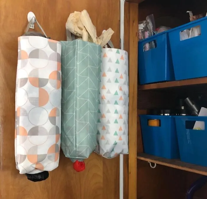Your Plastic Bag Collection Is About To Go From "Hoarder Chic" To "Organized And Sleek" With This   <a Style="Display:inline;" Href="Https://Www.amazon.com/Plastic-Waterproof-Dispenser-Organizer-Ymhb/Dp/B07qls32k2?ie=utf8&linkcode=ll1&tag=bporca-20&linkid=2ab280887cc1f70df57f46009fc7c67a&language=en_us&ref_=as_li_ss_tl " Target="_blank"><span Style="Font: Inherit; Color: #d74b1f;"> Plastic Bag Holder</Span>