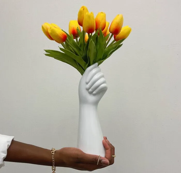 Your Flowers Will Be Blooming With Personality Thanks To This Artistic And Functional <a Style="Display:inline;" Href=" Https://Www.amazon.com/Dp/B08gp6dsvs?ascsubtag=7691435%2c22%2c35%2cd%2c0%2c0%2cbf-Web-Hf%2c900%3a2%3b974%3a2%3b1125%3a1%3b1338%3a1%2c47432780%2c0%2c0&th=1%25252c0%252c0%2c0&btn_ref=srctok-95f687cd9737a665&linkcode=ll1&tag=bpdonkey-20&linkid=467409d814407c893fa26ed871ba09c0&language=en_us&ref_=as_li_ss_tl" Target="_blank"><span Style="Font: Inherit; Color: #d74b1f;"> Hand Vase</Span>