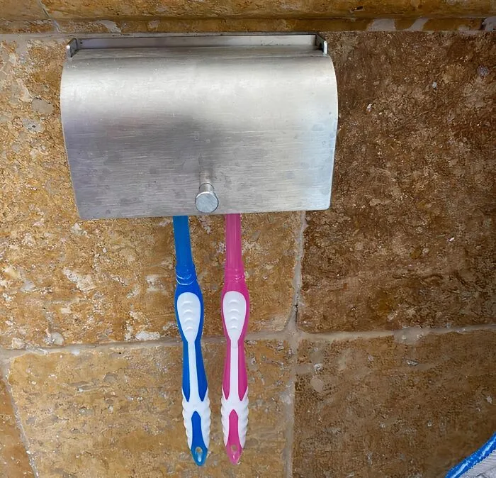 Your Toothbrush Deserves A Stylish Upgrade, And This <a Style="Display:inline;" Href=" Https://Www.amazon.com/Dp/B07zy238tg?ascsubtag=7696119%2c3%2c28%2cd%2c0%2c0%2c0%2c900%3a2%3b974%3a3%3b1125%3a1%3b1338%3a1%2c47836026%2c0%2c0%2c0&btn_ref=srctok-Fefe05447771220f&linkcode=ll1&tag=bppenguin-20&linkid=7ae9bf71d555e65b896bc1df354b3650&language=en_us&ref_=as_li_ss_tl" Target="_blank"><span Style="Font: Inherit; Color: #d74b1f;"> Stainless Steel Wall Mounted Toothbrush Holder</Span> Is The Sleek And Modern Solution For Keeping Your Bathroom Counter Clutter-Free
