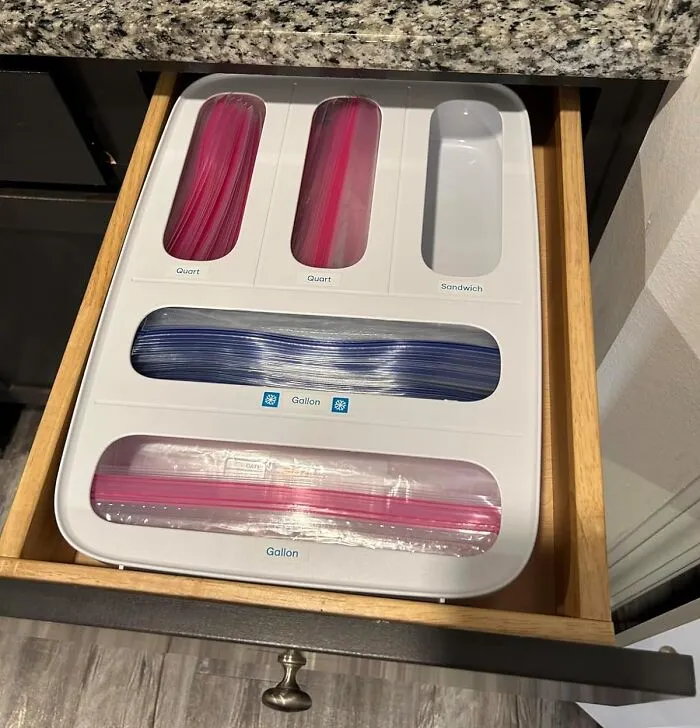 This <a Style="Display:inline;" Href=" Https://Www.amazon.com/Youcopia-Storabag-Dispenser-Sandwich-Organizer/Dp/B0b1ry1c2r?ie=utf8&linkcode=ll1&tag=bpfox-20&linkid=87721584b4321fd522f581af1af47532&language=en_us&ref_=as_li_ss_tl" Target="_blank"><span Style="Font: Inherit; Color: #d74b1f;"> Food Bags Dispenser</Span> Will Make Your Kitchen Drawers Go From Chaotic Mess To Organized Bliss - Finally, A Place For All Those Pesky Plastic Bags!