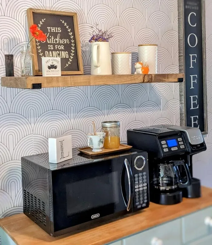 <a Style="Display:inline;" Href=" Https://Www.amazon.com/Haokhome-Wallpaper-Removable-Contactpaper-Decorations/Dp/B08pd9xxxn?ie=utf8&linkcode=ll1&tag=bppelican-20&linkid=c6364795af53ff61d0ecf10bcc4cbb63&language=en_us&ref_=as_li_ss_tl" Target="_blank"><span Style="Font: Inherit; Color: #d74b1f;"> Peel And Stick Wallpaper</Span> Is The Renter-Friendly Way To Add A Bold Splash Of Color And Pattern To Your Space, Even If Your Landlord Isn't Exactly Design-Savv