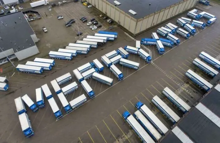 New Zealand Trucking Company Goes All Out For Their Christmas Card Photo