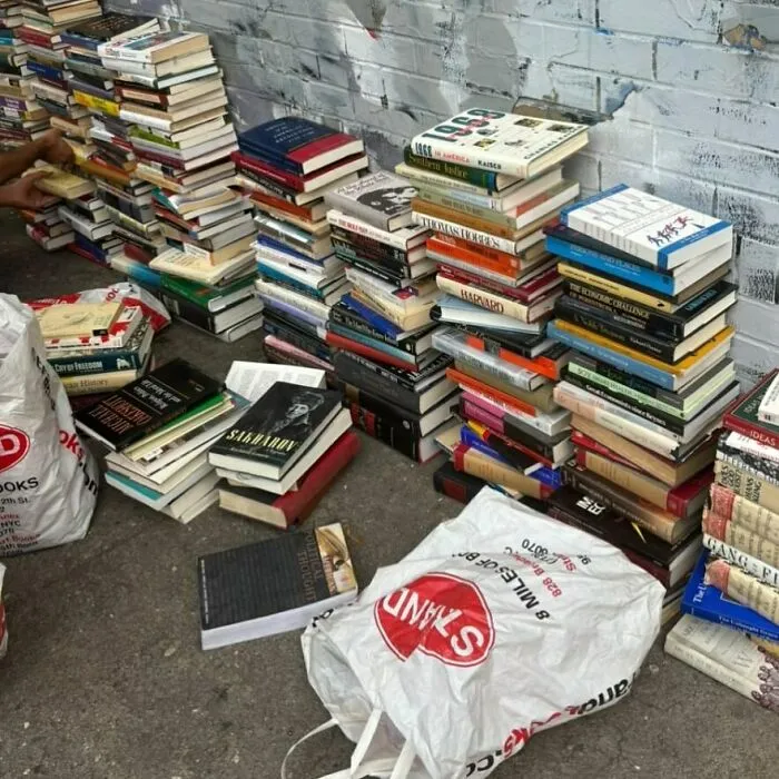 One Man’s Trash, Another’s Jackpot: 35 Wild Stooping Discoveries In New York (New Pics)