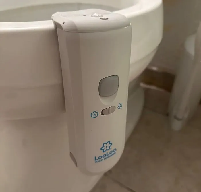 Potpourri Is So 1990s.  This   <a Style="Display:inline;" Href="Https://Www.amazon.com/Looloo-Automatic-Touchless-Dispenser-Fragrance/Dp/B0b52c5bdm?ie=utf8&linkcode=ll1&tag=bpscorpion-20&linkid=09304150d31e3e6fe76840acd90faf1c&language=en_us&ref_=as_li_ss_tl " Target="_blank"><span Style="Font: Inherit; Color: #d74b1f;"> Loo-Loo Automatic Toilet Freshener</Span> Is The Modern (And Way More Effective) Way To Keep Your Bathroom Smelling Fresh