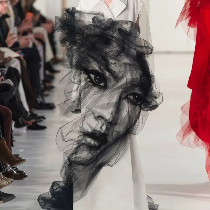 Artist Uses Single-Length Tulle And Shapes It To Look Like A Painting (31 Pics)