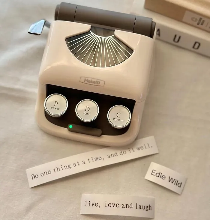 Kiss Messy Drawers And Cluttered Shelves Goodbye! This <a Style="Display:inline;" Href=" Https://Www.amazon.com/Makeid-Q1-One-Click-Bluetooth-Compatible/Dp/B0b618ycc7?ie=utf8&th=1&linkcode=ll1&tag=bpiguana-20&linkid=37f7a0f99c2584e5f082813945976096&language=en_us&ref_=as_li_ss_tl" Target="_blank"><span Style="Font: Inherit; Color: #d74b1f;"> Label Maker Machine</Span> Is Here To Bring Order To Your Chaos
