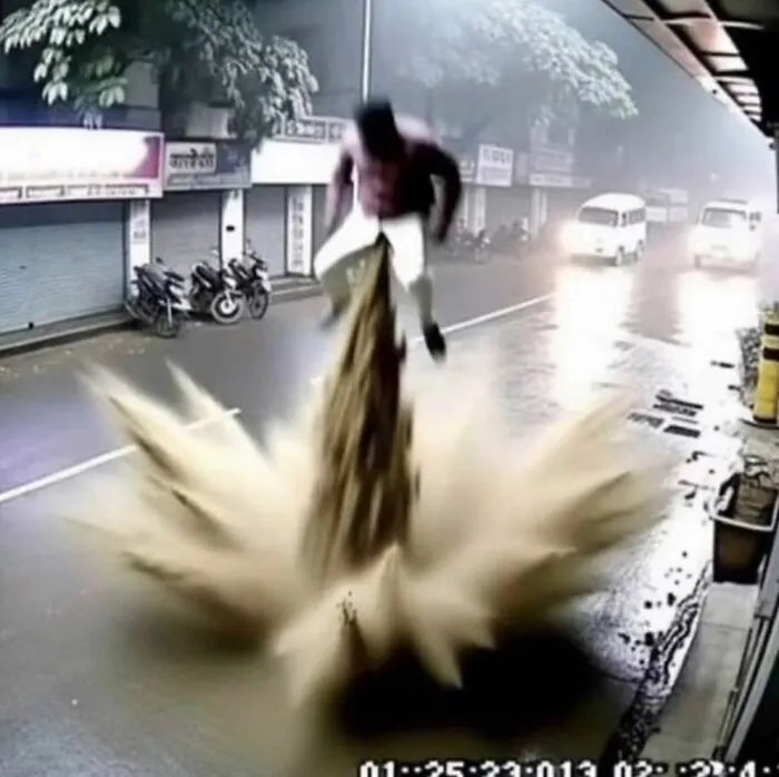 50 Random, Funny, And Unhinged Images That Show Off The Bizarre Side Of India
