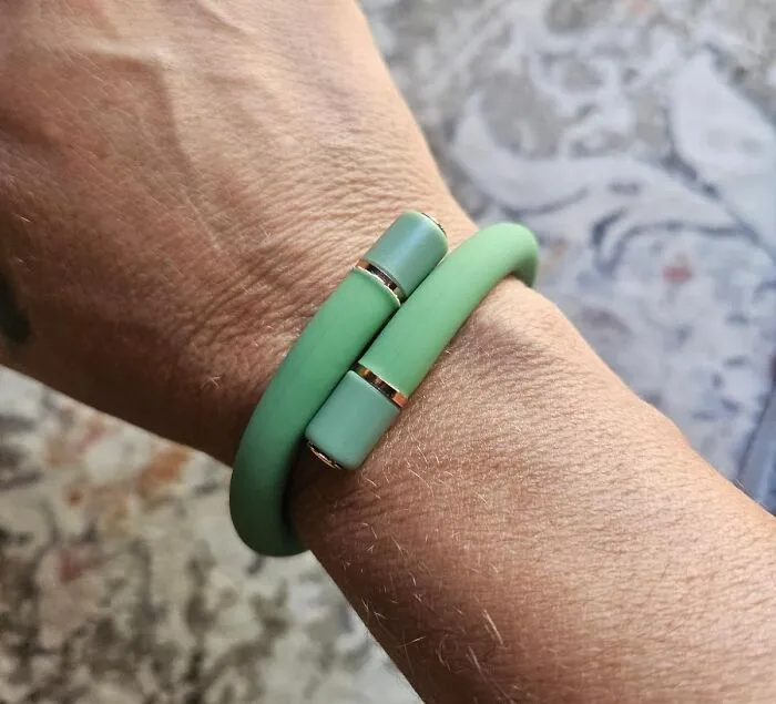 Buzz Off, Mosquitoes! These <a Style="Display:inline;" Href=" Https://Www.amazon.com/Buggybands-Mosquito-Bracelets-Wristbands-Replacement/Dp/B0ctdwspz5?ie=utf8&linkcode=ll1&tag=bpiguana-20&linkid=a36168a42212852e0f6d0065713f92b7&language=en_us&ref_=as_li_ss_tl" Target="_blank"><span Style="Font: Inherit; Color: #d74b1f;"> Mosquito Bracelets</Span> Will Keep Those Pesky Bloodsuckers Away, So You Can Enjoy The Great Outdoors Without Becoming Their Next Meal