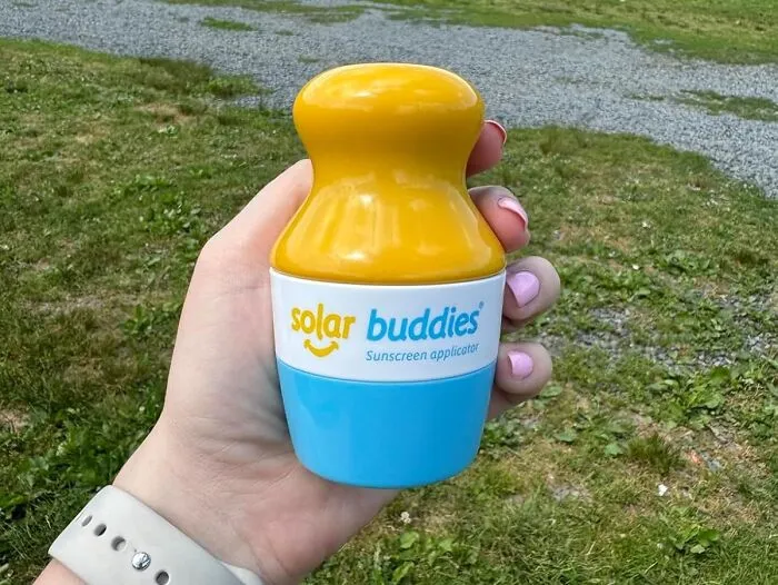 Make Sunscreen Application A Breeze (And Maybe Even A Bit Of A Giggle) With This <a Style="Display:inline;" Href=" Https://Www.amazon.com/Solar-Buddies-Sunscreen-Applicators-Dispenser/Dp/B07ngsk5vm?ie=utf8&linkcode=ll1&tag=bpiguana-20&linkid=e3d7493f0864d3794d867b181850285e&language=en_us&ref_=as_li_ss_tl" Target="_blank"><span Style="Font: Inherit; Color: #d74b1f;"> Solar Buddies Sunscreen Applicator</Span>