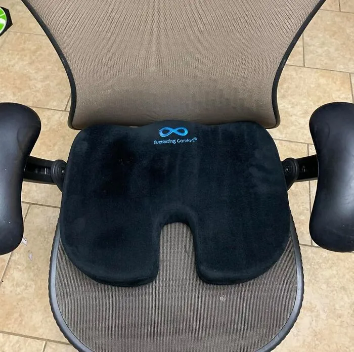 Long Commutes Or Netflix Binges, This <a Style="Display:inline;" Href=" Https://Www.amazon.com/Seat-Cushion-Office-Chair-Desk/Dp/B01ebdv9bu?ie=utf8&linkcode=ll1&tag=bptapir-20&linkid=faeaf87f156d76fb23aa5f64826ec94f&language=en_us&ref_=as_li_ss_tl" Target="_blank">     <span Style="Font: Inherit; Color: #d74b1f;"> Memory Foam Seat Cushion</Span> Is The Comfort Companion You'll Never Want To Leave Behind