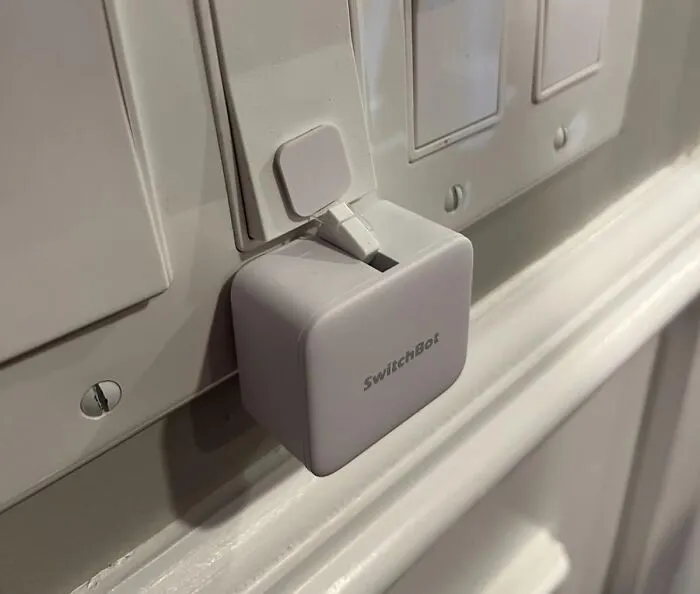 Feeling Like A Couch Potato? This  <a Style="Display:inline;" Href=" Https://Www.amazon.com/Switchbot-Switch-Button-Controlled-Compatible/Dp/B07b7nxv4r?ie=utf8&th=1&linkcode=ll1&tag=bptapir-20&linkid=0385fc81dd91d0c9294d28c7a18b8ab1&language=en_us&ref_=as_li_ss_tl" Target="_blank">     <span Style="Font: Inherit; Color: #d74b1f;"> Smart Switch Button Pusher</Span> Lets You Control Your Entire Home Without Even Lifting A Finger