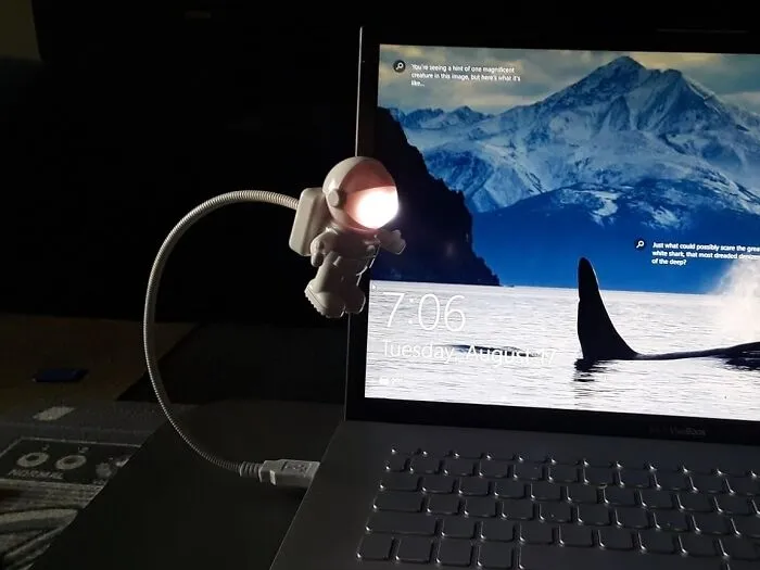 Light Up Your Workspace And Feel Like You're Exploring The Cosmos With This <a Style="Display:inline;" Href="Https://Www.amazon.com/Dp/B00pzmcmky?ascsubtag=%5bartid%7c10060.g.25238672%5bsrc%7c%5bch%7c%5blt%7c%5bpid%7c98e041e9-C069-4b93-9546-1f13561a8663%5baxid%7c1cc33271-F9ac-42bc-9dd6-21018c8e940c&linkcode=ll1&tag=bpowl-20&linkid=c5d5fdec740e8d58b05472fe74f51f25&language=en_us&ref_=as_li_ss_tl " Target="_blank">     <span Style="Font: Inherit; Color: #d74b1f;"> Spaceman LED Flexible USB Light</Span>