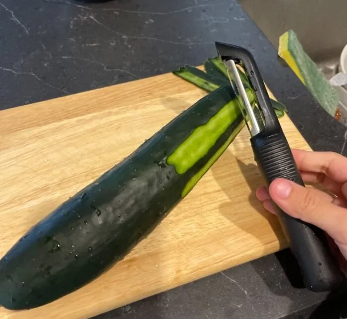 A <a Style="Display:inline;" Href="Https://Www.amazon.com/Oxo-Good-Grips-Swivel-Peeler/Dp/B00004ocip?crid=22uv5b86xshg3&dib=eyj2ijoimsj9.5ytlpi26lozlvhztdqkbp700hptnme7pazvsnteanapz2jplzs5kyk3_dhkbmqrzkenggseusyqgyjlranlcr8wgz7q9hdu1rdzstlxfzelfemvgtcqtekkevb56dyq_c2bdpewercvpyvsjahlyrtsjni51di9ciqt1whnoasziixr9muzjly_g3viszwx7xp1xvj4nlurlfmxc31vuno45fqughtbc9lfrn-Etuytzqjfz1iu0cjvy7v4khi16fnus_ry7covhzodxkw0b56mzzlqcppmi4skwufsyyno.56dmouzsgajqm1jvflzzxf5gtj3zrzhpkibbekqkze0&dib_tag=se&keywords=oxo+good+grips+swivel+peeler&qid=1724732531&sbo=m6djfpmzmldml8psmkx8hw%3d%3d&sprefix=oxo+good+grips+swivel+peeler%2caps%2c364&sr=8-1&linkcode=ll1&tag=bppanda-20&linkid=b72a2223066b22555ae6719a4e0f1517&language=en_us&ref_=as_li_ss_tl " Target="_blank">     <span Style="Font: Inherit; Color: #d74b1f;"> Finger-Friendly Peeler</Span> Features An Ergonomic Design And A Comfortable Grip, Ensuring Safe And Efficient Peeling Every Time