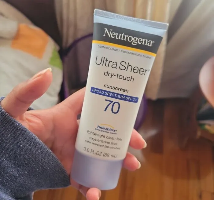 A <a Style="Display:inline;" Href="Https://Www.amazon.com/Neutrogena-Ultra-Dry-Touch-Sunscreen-Spectrum/Dp/B005iht94s?crid=jlk0vm4abcz7&dib=eyj2ijoimsj9.iecofnjymykjnbtcjbfmhj-Qqdumf2pbqwt8ow_nbfhuaq6agc4rhunmhgf3cqxv4igf4o8euhvl61dym8mjkoogyrjr9fkon2cqmekdclqt1ubxhz4ywk4b45w1mozssqsp9zmfzesony-Rudxexmakqwupixcqj4lferpc7wnuodut9ycu0akhrr4axzkck-Rnpumjbomv2ty5yfn3wfq_iuhgmarz86tydhmowtmh0mdlzv1uereixoyijvhxkhawxofqphd7r_glnvkcjmldsvapigdx79il14gzo74.hgi-Cbua587251fgoegvxssdggfno8alxw7y7bcmmbe&dib_tag=se&keywords=neutrogena%2bultra%2bsheer%2bdry-Touch%2bspf%2b100&qid=1724732551&sprefix=neutrogena%2bultra%2bsheer%2bdry-Touch%2bspf%2b100%2caps%2c344&sr=8-1&th=1&linkcode=ll1&tag=bppanda-20&linkid=063199652397116f7652a79acb7258e8&language=en_us&ref_=as_li_ss_tl " Target="_blank">     <span Style="Font: Inherit; Color: #d74b1f;"> High SPF Sunscreen</Span> Is Your First Line Of Defense Against UV Damage, Premature Aging, And Skin Cancer