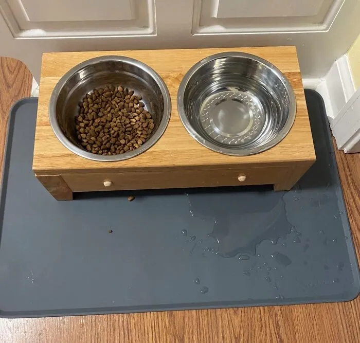 A <a Style="Display:inline;" Href="Https://Www.amazon.com/Amazonbasics-Silicone-Waterproof-Pet-Food/Dp/B07bl96ymr?crid=3brrgtlhsrlut&dib=eyj2ijoimsj9.9vhq9k5z6iazrsgesuo2b2ba-Gzz3vvlwhmtwkcodimwinlarybvero5shb-Tacazswvh_dkexdaz_0eq9dgcbvsnw8y99tkxfgmc-Naqwtbffpbe73hrxisswf0fn2j0tpyu_3wd7cx-N9uytinpsixor1syxfplvjjqhjnqqnprlspceuk94vgtkrjrsupyvhfer7ieje2a1uerqbwqfuth1u8wup9rwwqby7_wuojskwhl4bltblkc0musrrfvr9_t7cfikjbh7p83nxvlv0uadpf_meivlrny8snqcy.d91ftk8db0jqjigrqciq4s57gfz_pasyolf87_vvgn8&dib_tag=se&keywords=amazonbasics%2bsilicone%2bdog%2bfood%2bmat&qid=1724741165&sprefix=amazonbasics%2bsilicone%2bdog%2bfood%2bmat%2caps%2c341&sr=8-1&th=1&linkcode=ll1&tag=bppanda-20&linkid=2c3be5cb118f011bac67129f66e13a12&language=en_us&ref_=as_li_ss_tl " Target="_blank">     <span Style="Font: Inherit; Color: #d74b1f;"> Spill-Proof Pet Food Mat</Span> Creates A Designated Feeding Area For Your Furry Friend, Catching Spills And Splashes Before They Reach Your Floor