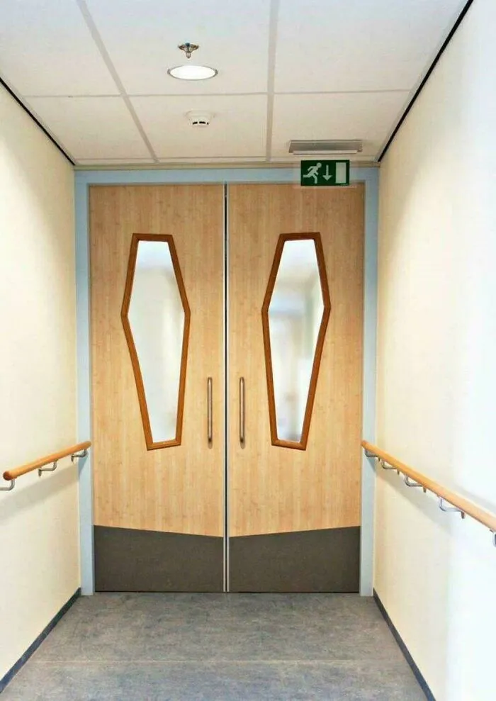El diseño de las puertas de un hospital