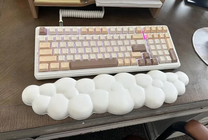 Carpal Tunnel Got You Feeling Like A Grumpy Cat? This Labor Day, Treat Your Wrists To A Cloud-Like Experience With This <a Style="Display:inline;" Href="Https://Www.amazon.com/Labeol-Computer-Keyboard-Non-Slip-Ergonomic/Dp/B0cxhvrd6f?th=1&linkcode=ll1&tag=bpsquid-20&linkid=396d41122a991be28a472417d75625fa&language=en_us&ref_=as_li_ss_tl " Target="_blank">     <span Style="Font: Inherit; Color: #d74b1f;"> Cloud Wrist Rest</Span> - It's The Support Your Typing Deserves!