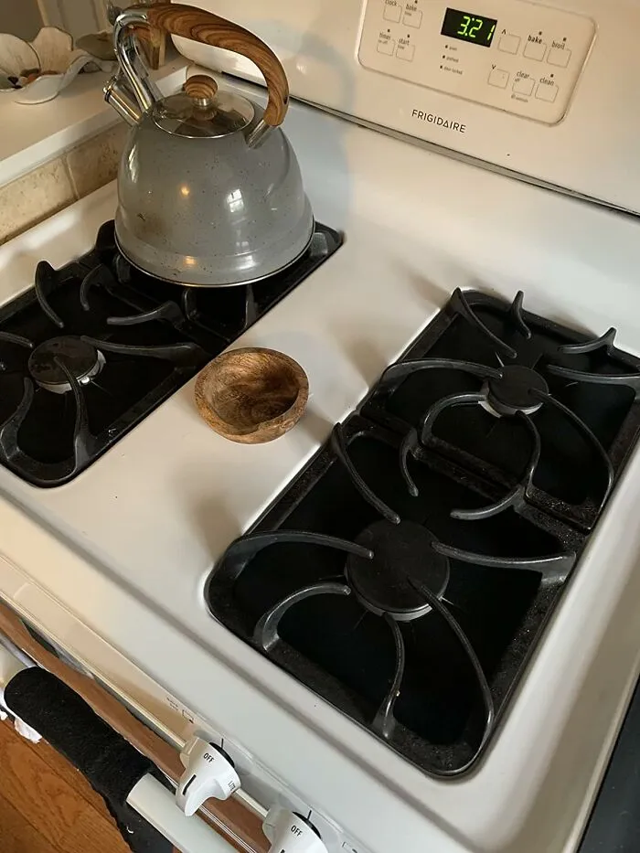 These <a Style="Display:inline;" Href=" Https://Www.amazon.com/Burner-Protectors-Thickness-Reusable-Non-Stick/Dp/B07g78899p?ie=utf8&linkcode=ll1&tag=bpfox-20&linkid=ec9056ab02b8ce8c5099b9957a3bdeb5&language=en_us&ref_=as_li_ss_tl" Target="_blank"><span Style="Font: Inherit; Color: #d74b1f;"> Msdada Stove Covers</Span> Are The Kitchen Armor Your Stovetop Needs, Battling Spills And Splatters Like A Champ While Keeping Your Burners Looking Shiny And New