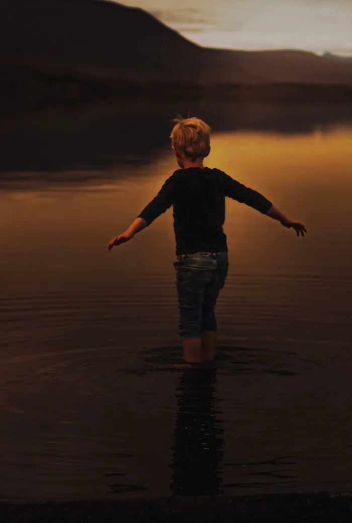 I Took 23 Portraits Of Children Surrounded By The Beauty Of Icelandic Nature