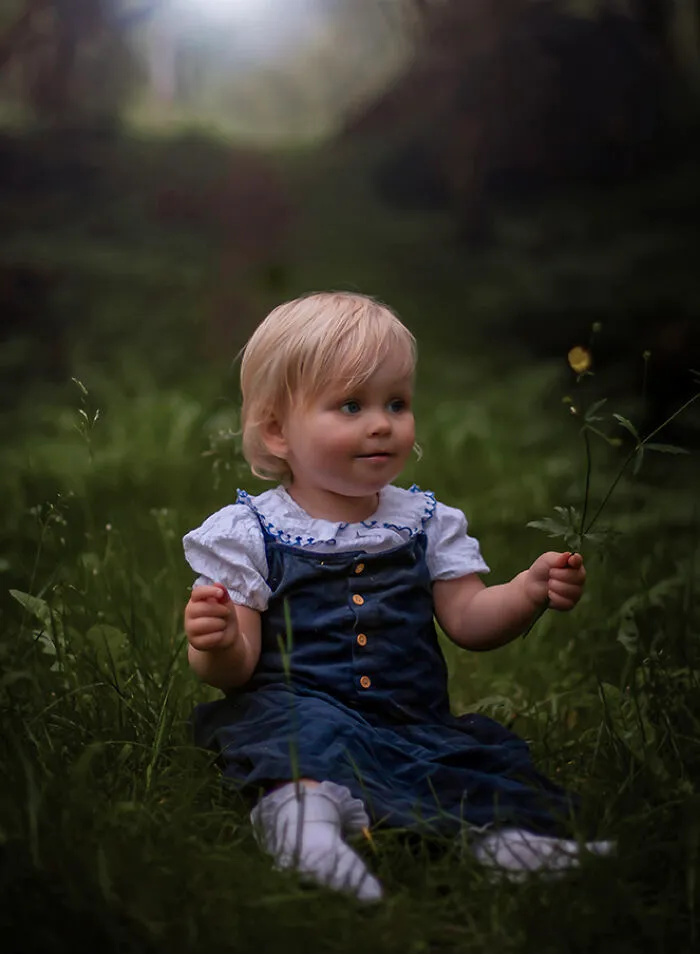 I Took 23 Portraits Of Children Surrounded By The Beauty Of Icelandic Nature