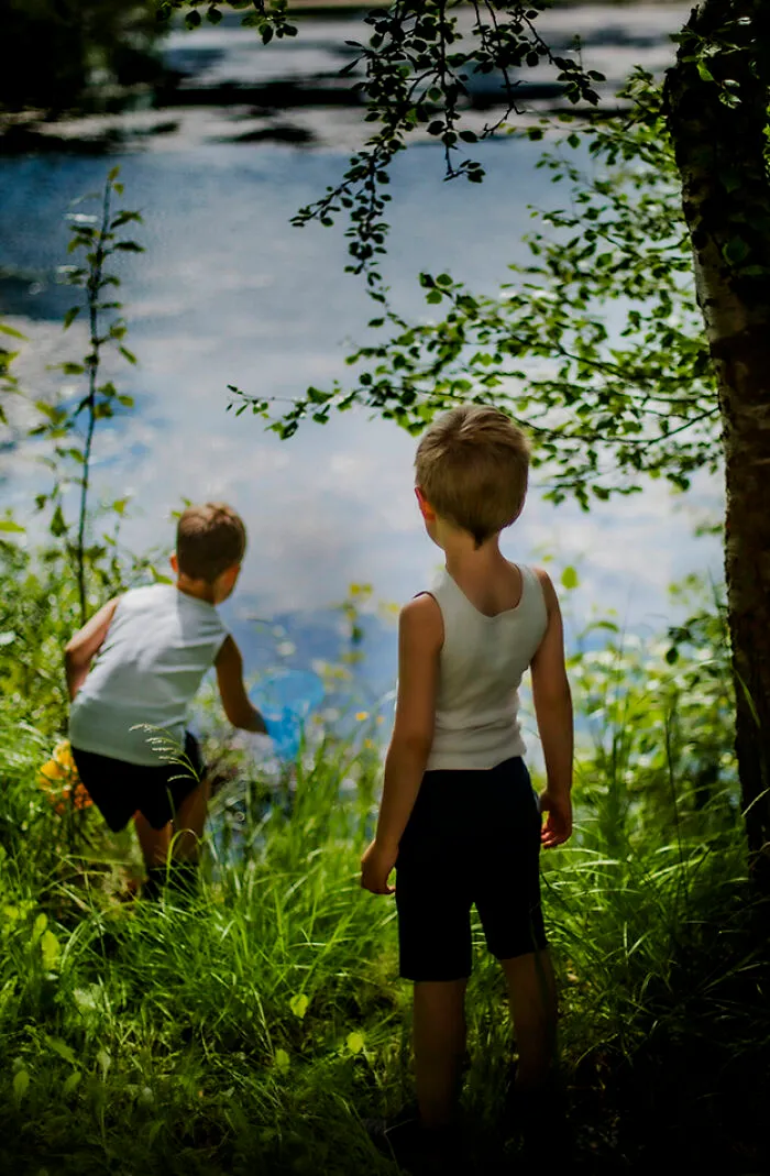 I Took 23 Portraits Of Children Surrounded By The Beauty Of Icelandic Nature