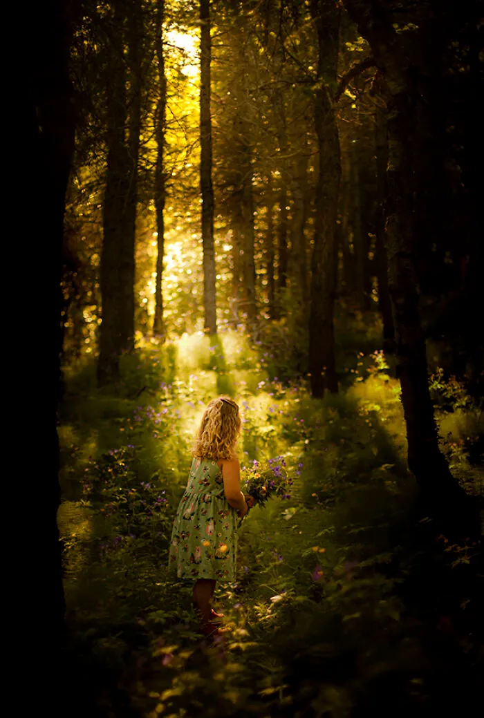 I Took 23 Portraits Of Children Surrounded By The Beauty Of Icelandic Nature