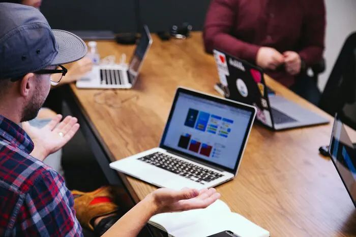 30 Times New Hires Were So Dumbfounded On Their First Day, They Immediately Quit