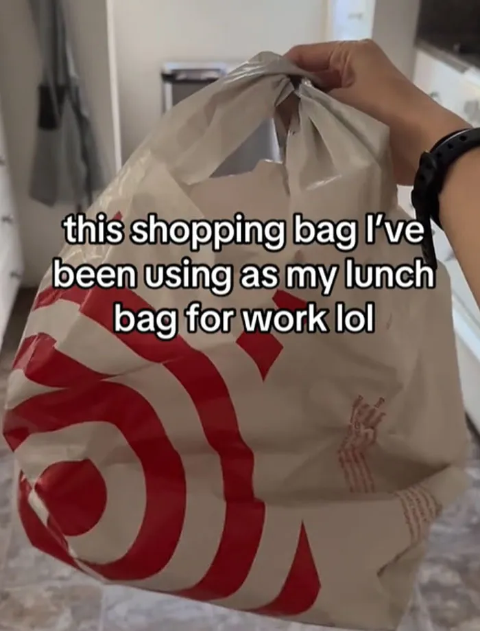 ‘Underconsumption’ Movement Gains Traction As People Push Back Against Overconsumption (40 Pics)