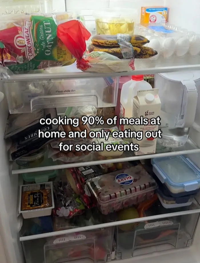 ‘Underconsumption’ Movement Gains Traction As People Push Back Against Overconsumption (40 Pics)