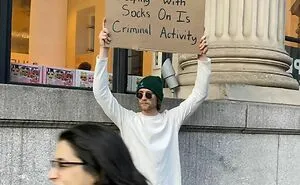 50 Times “Dude With Sign” Did Everyone A Service And Protested Everyday Annoying Things (New Pics)
