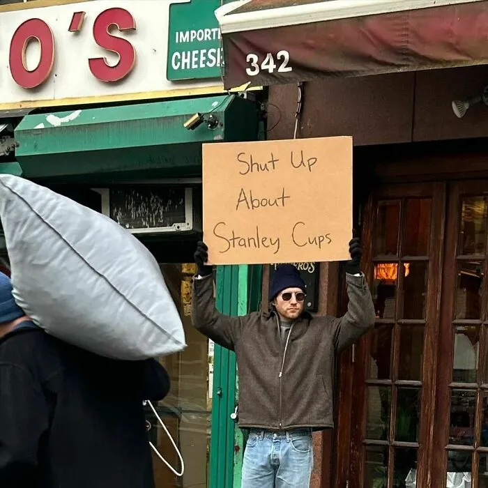 50 Times “Dude With Sign” Did Everyone A Service And Protested Everyday Annoying Things (New Pics)