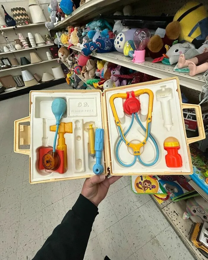 This IG Page Is Dedicated To Nostalgic Things Found In Thrift Stores, Here Are The 30 Best Ones