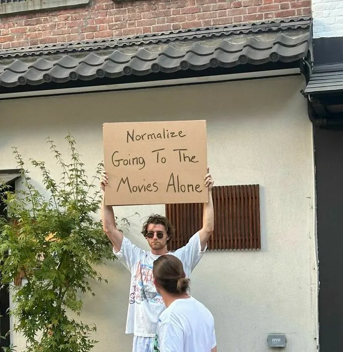 50 Times “Dude With Sign” Did Everyone A Service And Protested Everyday Annoying Things (New Pics)
