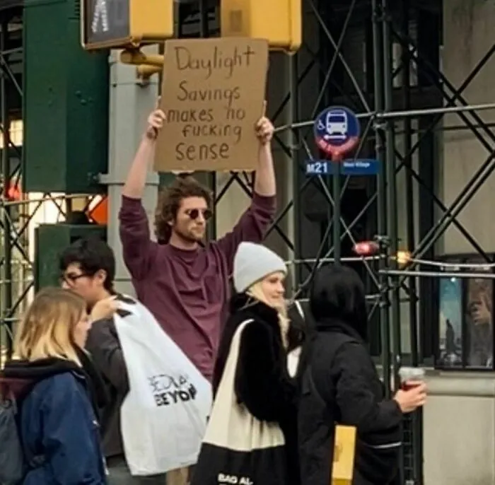 50 Times “Dude With Sign” Did Everyone A Service And Protested Everyday Annoying Things (New Pics)