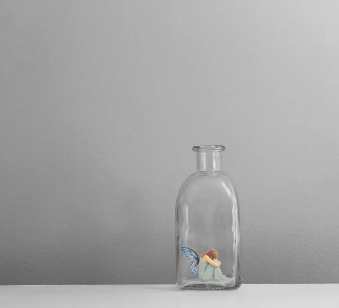 23 Pics Showcasing A Tiny Version Of Me Surrounded By Big Everyday Objects