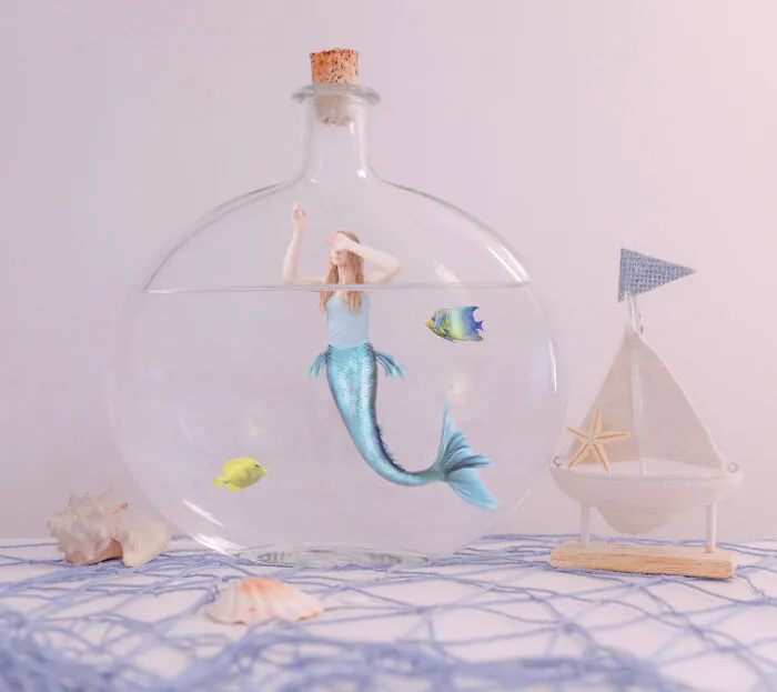 23 Pics Showcasing A Tiny Version Of Me Surrounded By Big Everyday Objects