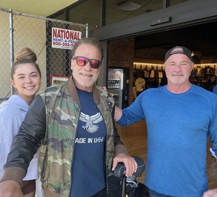 30 People Recall Encounters They Had With Celebrities Who Were Surprisingly Kind