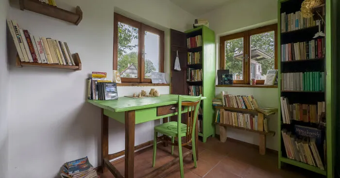 In A Bookworm’s Paradise: A Cozy Neighborhood Library In The Czech Republic
