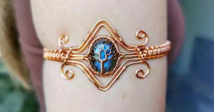 I Made A Tree Armband With A Labradorite Gemstone