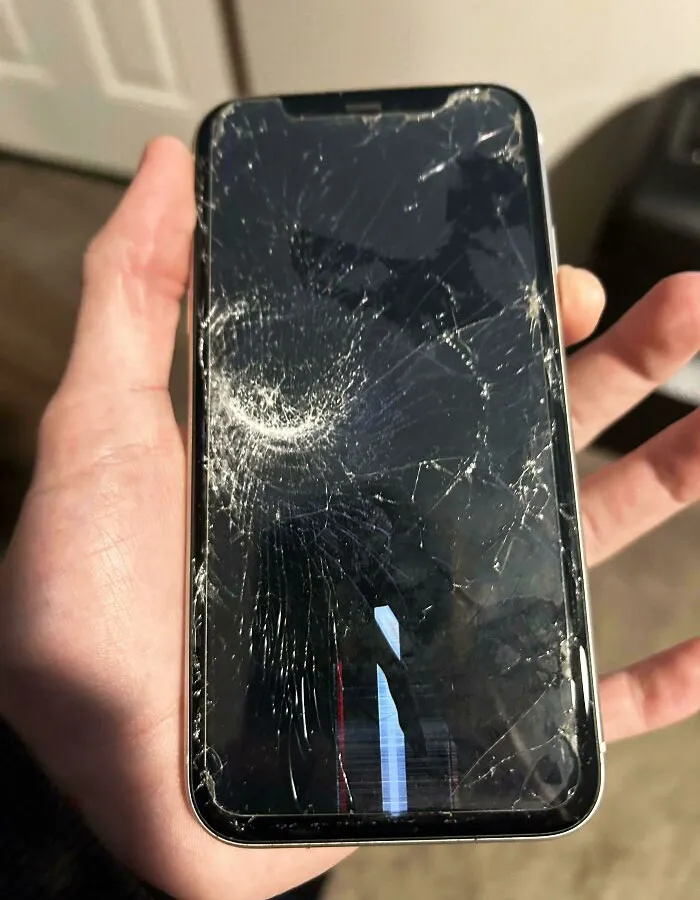 Mi madre me ha destrozado el móvil