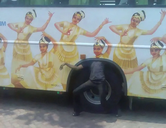50 Random, Funny, And Unhinged Images That Show Off The Bizarre Side Of India
