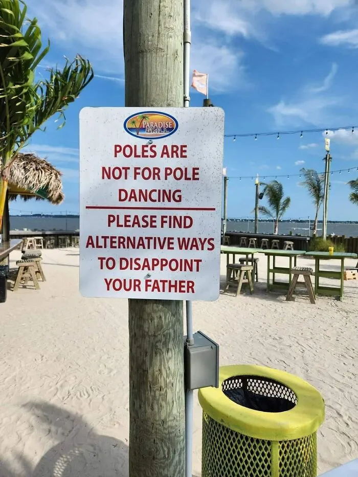 50 Of The Funniest And Most Baffling Signs That People Found In The Wild