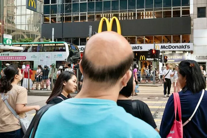 Lucky Coincidences: 20 Perfectly Timed Pictures Taken By Edas Wong (New Pics)