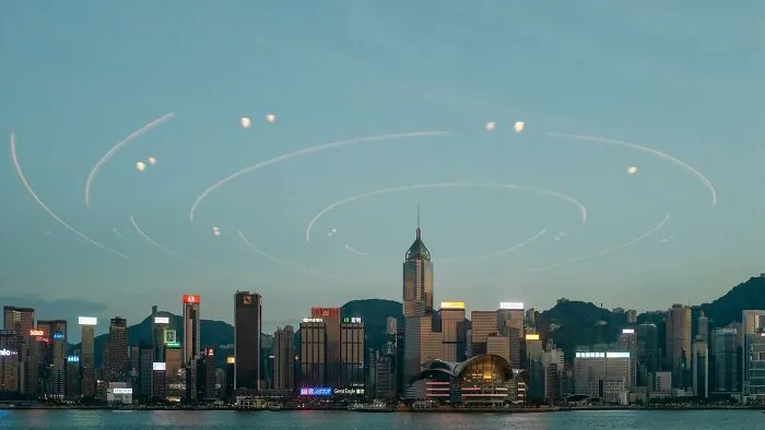 Lucky Coincidences: 20 Perfectly Timed Pictures Taken By Edas Wong (New Pics)