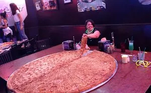 "Pizzas With Threatening Auras": 30 Pics From The Page With The Most Cursed Images Of Pizzas