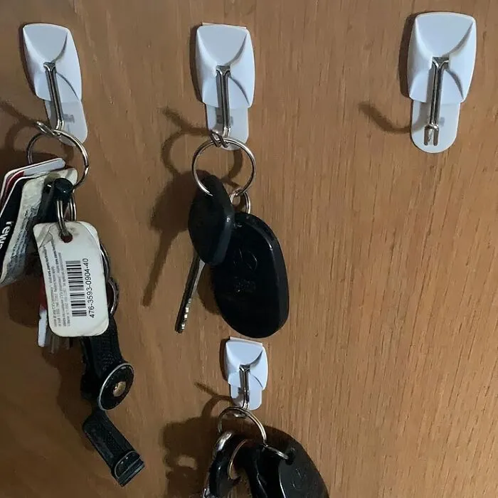 No More Hammer Time! Effortlessly Hang And Rearrange With These <a Style="Display:inline;" Href=" Https://Www.amazon.com/Command-General-Purpose-Variety-17231-Es/Dp/B07712h557?th=1&linkcode=ll1&tag=bpeagle-20&linkid=75193a077886d53b0a4e4f4b339315ec&language=en_us&ref_=as_li_ss_tl " Target="_blank"> <span Style="Font:inherit;color:#d74b1f;"> Damage-Free Hooks</Span>