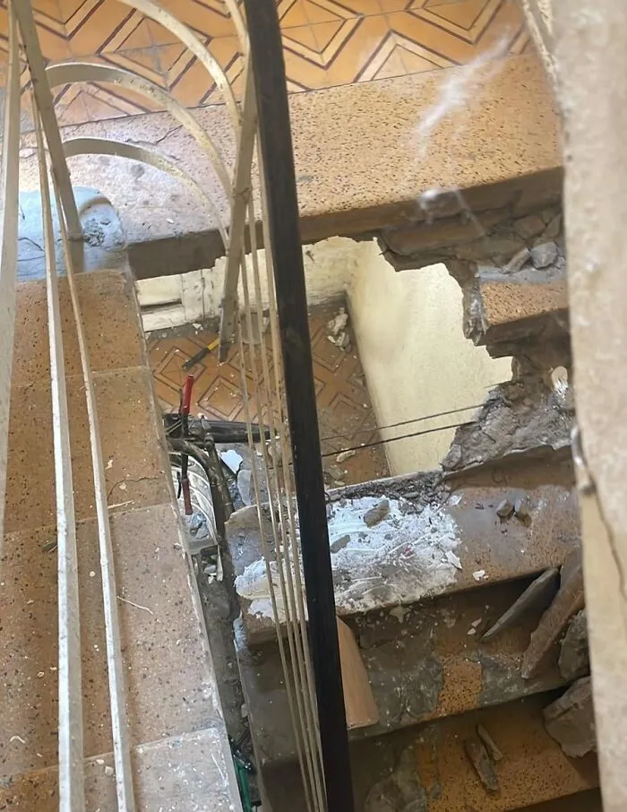 "Staircase in my friend’s apartment block just collapsed " - <span Style="Font:inherit;color:#808080"> shineyink</Span>