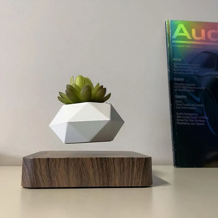This <a Style="Display:inline;" Href="Https://Www.amazon.com/Authentic-Levitating-Floating-Plant-Plants/Dp/B08fxxgt4m?crid=1q2so909vilhj&dib=eyj2ijoimsj9.xxpzvlanfrsn6r8aosc_qkcg0c107vpmlzxn_pdqdqssoqgwt7uobetzapzouy1iax0fvfgvfbgqohnpeemks_bdkbio2ps71ofnqqgqtm45iqhr5hols861vpwifkcauedowrfchr7chazz0xxbxfc3yzpbkfdfqv_wpraybq7qt_shosvp--Ijaklozsmtztdy4inyvmo2da63snivvu31wl5flezwg6ovzaklsourijwpfbjy2goxoprkvurp.yyemesels5kc7oj-V16vtpot557xovwujjchdkcdcbq&dib_tag=se&keywords=floating+smart+plant&qid=1725434402&sprefix=floating+smart+pla%2caps%2c218&sr=8-5&linkcode=ll1&tag=bpsloth-20&linkid=b624221165d9ffe77a8e2564c88afd55&language=en_us&ref_=as_li_ss_tlhttps://Www.amazon.com/Authentic-Levitating-Floating-Plant-Plants/Dp/B08fxxgt4m?crid=1q2so909vilhj&dib=eyj2ijoimsj9.xxpzvlanfrsn6r8aosc_qkcg0c107vpmlzxn_pdqdqssoqgwt7uobetzapzouy1iax0fvfgvfbgqohnpeemks_bdkbio2ps71ofnqqgqtm45iqhr5hols861vpwifkcauedowrfchr7chazz0xxbxfc3yzpbkfdfqv_wpraybq7qt_shosvp--Ijaklozsmtztdy4inyvmo2da63snivvu31wl5flezwg6ovzaklsourijwpfbjy2goxoprkvurp.yyemesels5kc7oj-V16vtpot557xovwujjchdkcdcbq&dib_tag=se&keywords=floating+smart+plant&qid=1725434402&sprefix=floating+smart+pla%2caps%2c218&sr=8-5&linkcode=ll1&tag=bpsloth-20&linkid=b624221165d9ffe77a8e2564c88afd55&language=en_us&ref_=as_li_ss_tl " Target="_blank"><span Style="Font: Inherit; Color: #d74b1f;"> Floating Plant Pot</Span> Is So Cool, It'll Make You Feel Like You're Working In A Hogwarts Greenhouse