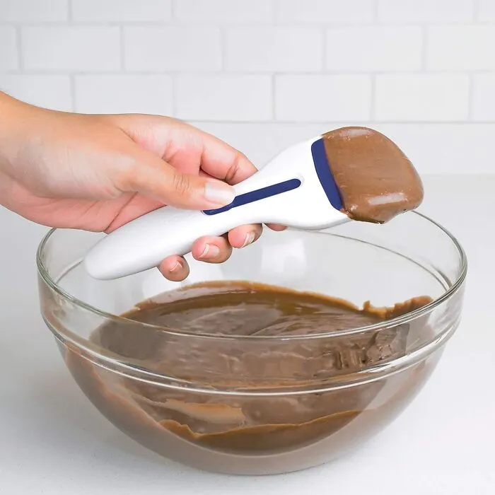 Messy Cupcake Batter Got You Feeling Like A Toddler On A Sugar Rush? This <a Style="Display:inline;" Href="Https://Www.amazon.com/Cupcake-Spatulas-Dispenser-Professional-Decorating/Dp/B0ddtnws46?pd_rd_w=eevf1&content-ID=amzn1.sym.1584c494-711c-41c1-94de-45fe881db9cf&pf_rd_p=1584c494-711c-41c1-94de-45fe881db9cf&pf_rd_r=me9wky627t84b65g3pgp&pd_rd_wg=2qjjc&pd_rd_r=4acacb4a-446a-4f88-A09d-963fd2c33abe&pd_rd_i=b0ddtnws46&psc=1&linkcode=ll1&tag=bpelephant-20&linkid=a911e0025aaadd6db69ff47710a60903&language=en_us&ref_=as_li_ss_tl" Target="_blank"><span Style="Font: Inherit; Color: #d74b1f;"> Cupcake Scoop</Span> Will Bring Order To The Chaos